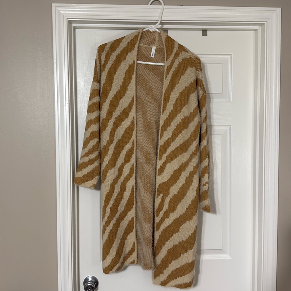 LIKE NEW LONG CARSIGAN OPEN SWEATER COAT